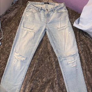 AMES SLIM BOYFRIEND JEANS